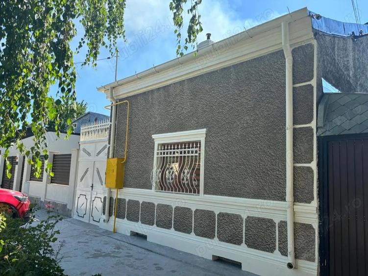 Casa de vanzare din caramida cu 5 camere , baie, bucatarie, beci , in perfevta stare. - 5