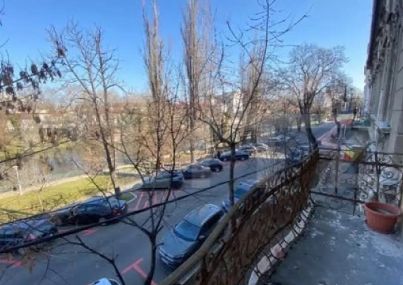 Spatiu birou de inchiriat, cu 3 camere, 105 mp, spatios, zon - 3