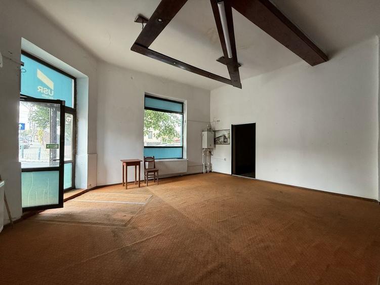 SPATIU COMERCIAL de inchiriat in Medgidia - zona centrala - 4