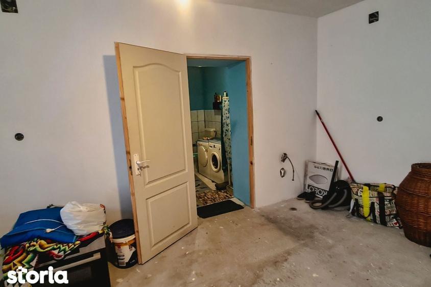 Vand casa 12 camere centrul comunei Pischia. - 7