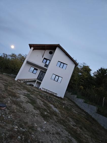 Casa P+1 Valcea Petrisor 140 Mp Utili 4 Dormitoare - 5