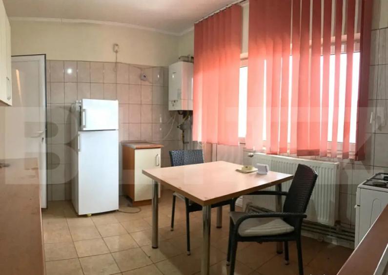 Casa de vanzare, 354 mp, zona Titu - 5