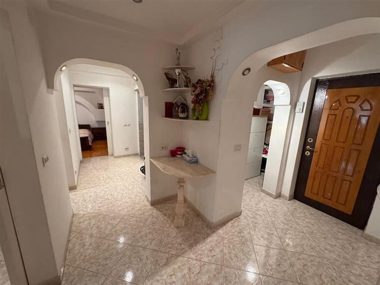 Apartament 3 camere, 72mp, etaj 2, zona fostul Tribunal - stradal - 14