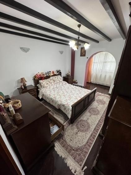 Etaj 1 Ap 4 Camere Decomandat 2 Bai 93mp zona Blv Poitiers