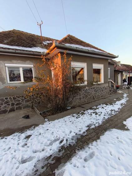 Casa familiala spatioasa din caramida de vanzare in Secuieni, cu acte curate! - 3