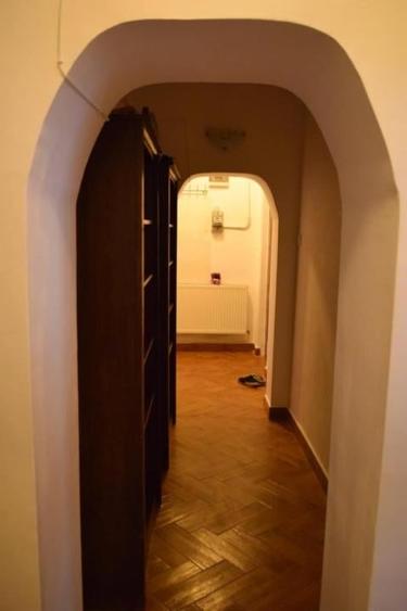 Timpuri Noi-apartament 3 camere in vila interbelica demisol/p 1,curte - 10