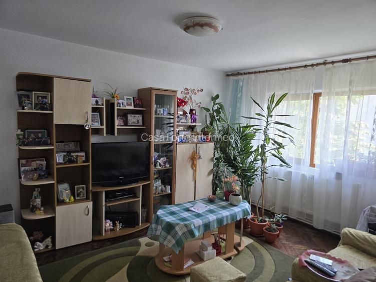 Apartament 3 camere decomandate – Str. Eliberării 105000 Apartament 3 camere decomandate – Str. Eliberării 105000