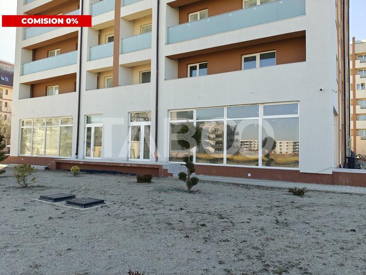 Spatiu comercial cu vitrina si 4 locuri de parcare - COMISION 0 - 4