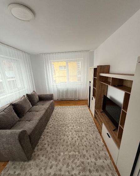 Inchiriez apartament cu 2 camere, parcare privata - 2