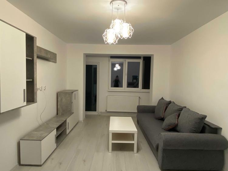 Inchiriez Apartament 3 Camere Ultracentral Campina - 1