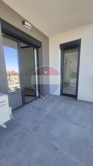 Apartament cu 3 camere decomandat în UTA