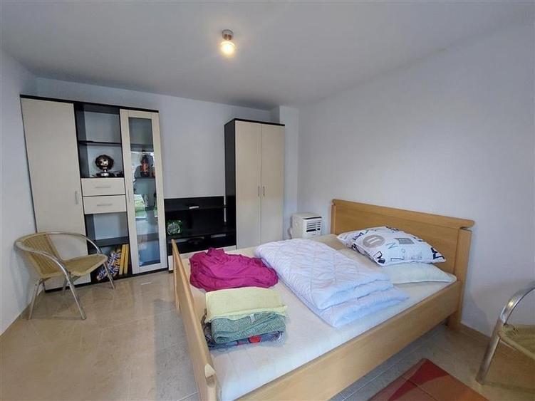 Casa mare, cu teren generos, pentru locuit sau afacere, in Santana - 4