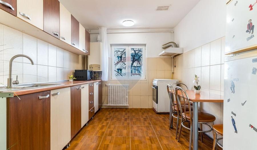 3 camere, etaj 2, 2 balcoane, decomandat, str. Slatina, COMISION 0% - 7