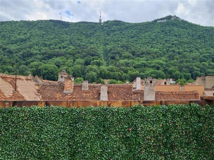 Proprietate cu terase, in ambientul Centrului Istoric .- . Piata Sfatului, Braso - 3