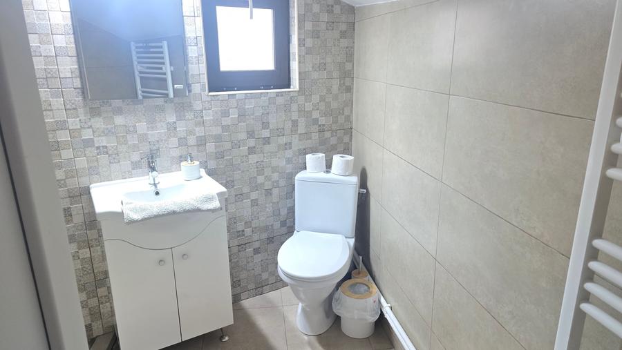 Inchiriez apartament in vila pe 2 nivele cu scara interioara in Deva, mobilat - 8