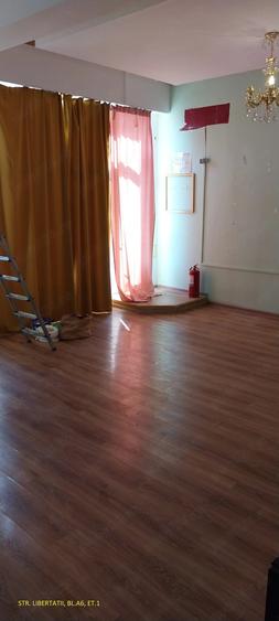 Spațiu comercial, de 1,500 mp, în Roșiori de Vede