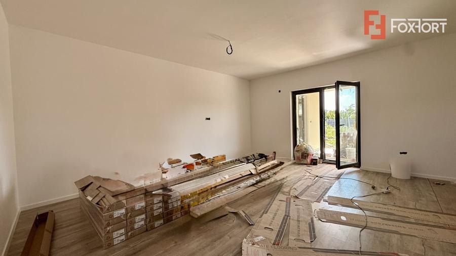 Duplex cu 3 camere cu Canalizare în Albina