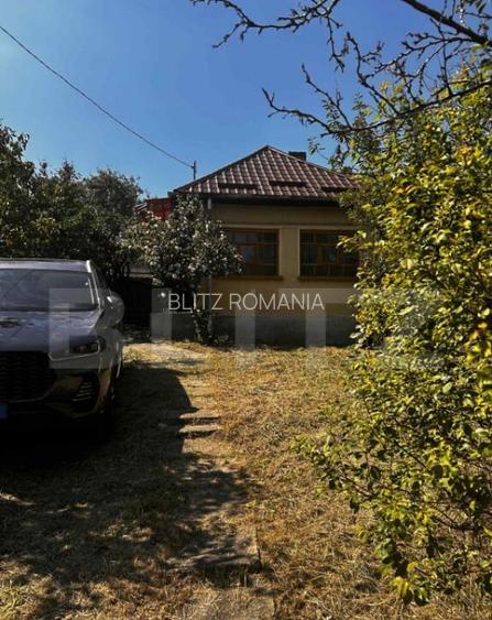 Casa veche cu teren in zona ultracentrala in suprafa?a Casa veche cu teren in zona ultracentrala in suprafa?a
