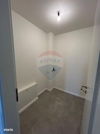 Apartament cu 3 camere în Tractorul