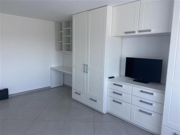 Apartament 2 camere ,54 mp, zona Mausoleu Sud - supermarket Paco , renovat compl - 1