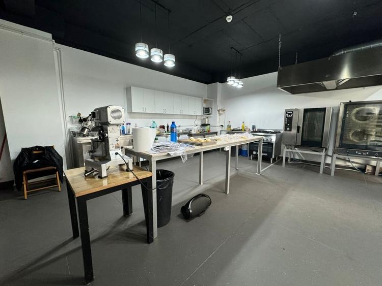 Spatiu comercial, parter, 90 mp utili, vitrina, preluare chiriasi, Dambul Rotund - 1