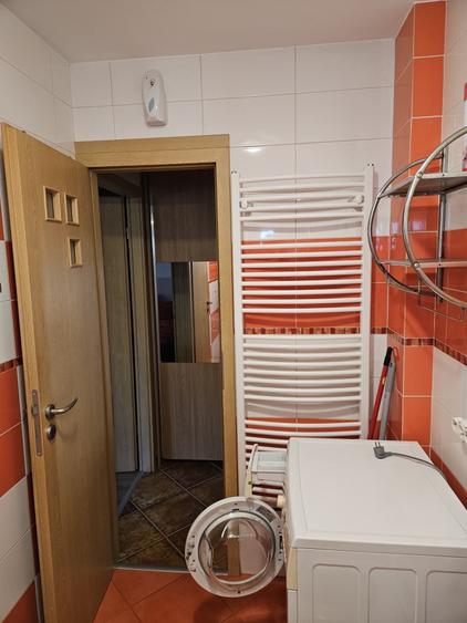 Apartament cu 3 camere decomandat în Miorița