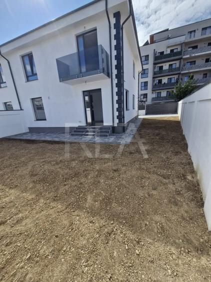 Duplex compus din doua case la 1,3 kilometri de statia de metrou Nicolae Teclu - 25