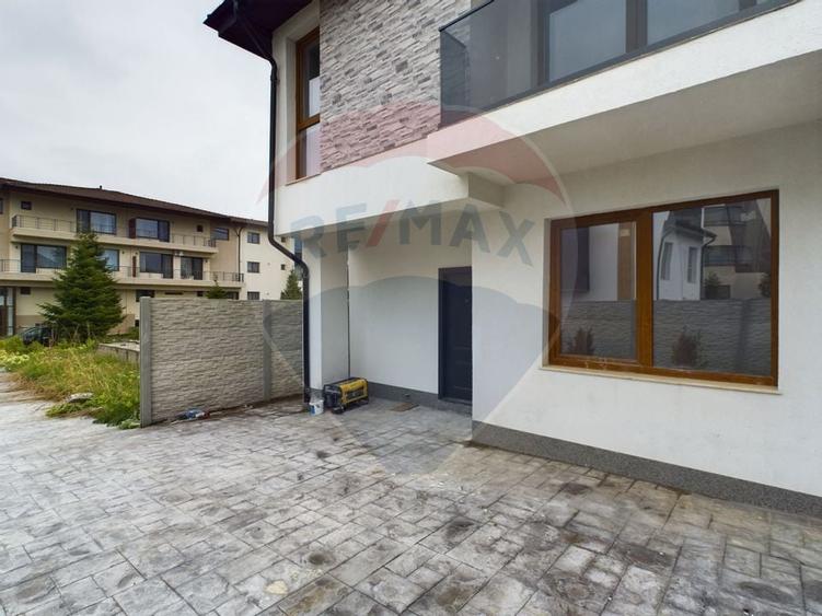 Casa de vanzare + teren 1000 mp - 1