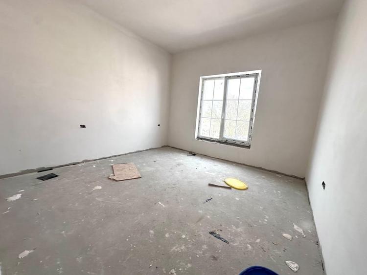 Duplex 4 camere despartit prin garaj - Mosnita Noua in zona foarte buna - 10