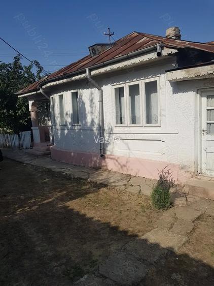 Casa de vanzare la 5 km de Focsani Casa de vanzare la 5 km de Focsani
