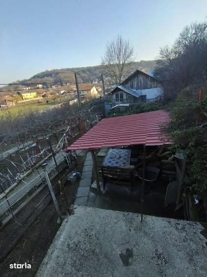 Casă cu 5 camere cu Teren 590 Mp în Bucovăț