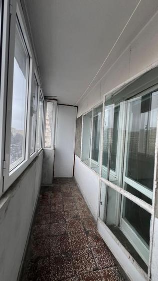 3 camere | metrou Obor in fata scarii - 11