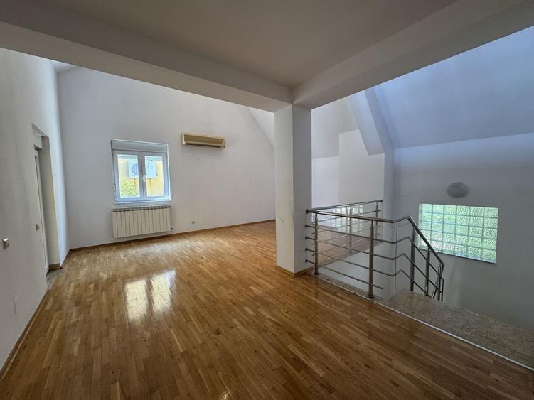 Vila clasica, spatioasa,  piscina, mobilata, langa Britsh School - 19