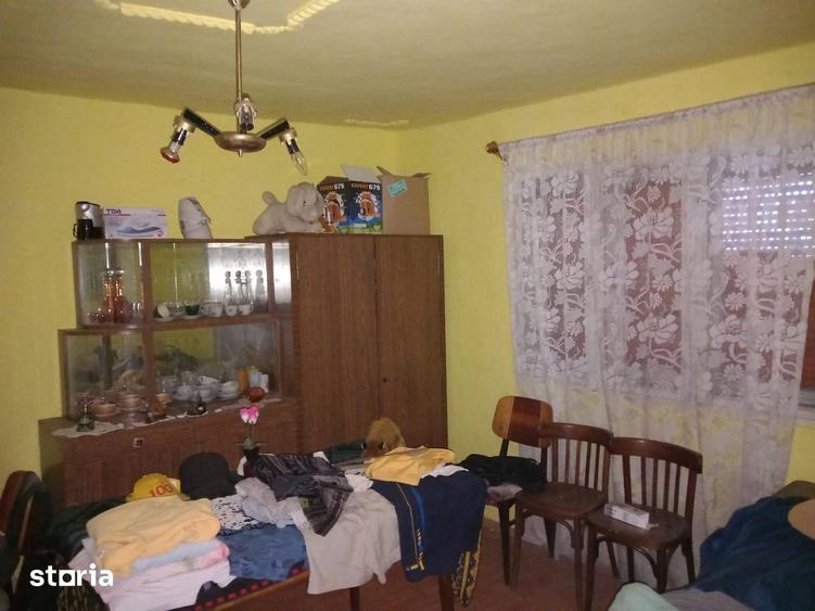 Casă cu 3 camere cu Teren 1420 Mp în Central