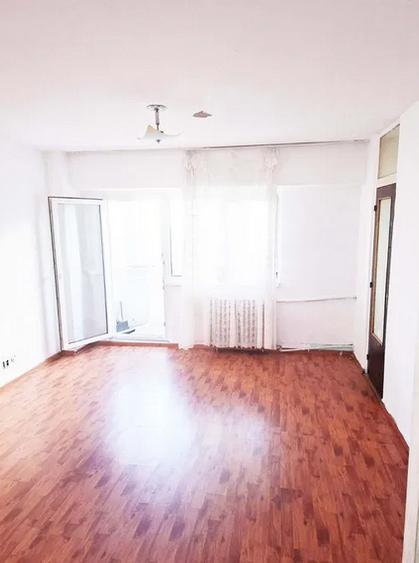 Titan Metrou Parc Decomandat Etaj 5/8 ,Bl 1986 ,Reabilitat SPATIOASA - 2