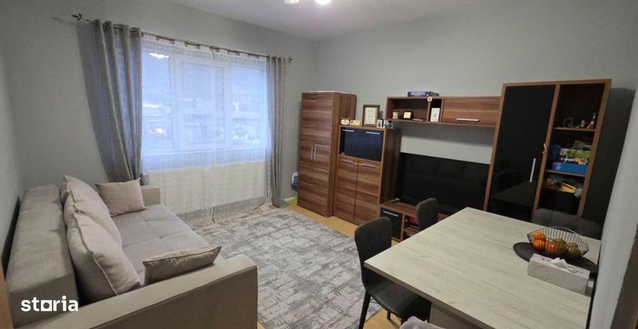 Vanzare - Apartament 2 Camere Decomandat, Zona Victoriei - Pronto, Eta - 8