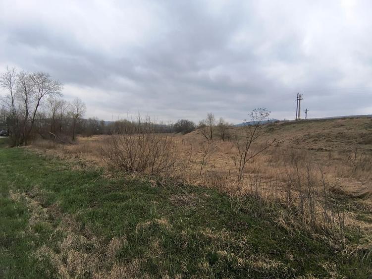 Teren 12.400 MP | 180 ml deschidere E85 | Pătrăuți | 70.000€ - 5