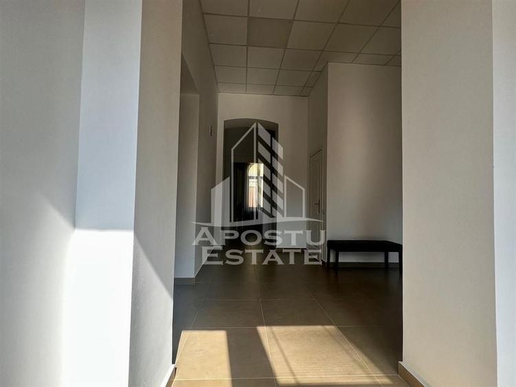 Apartament cu 4 camere 180mp loc de parcare zona centrala - 11