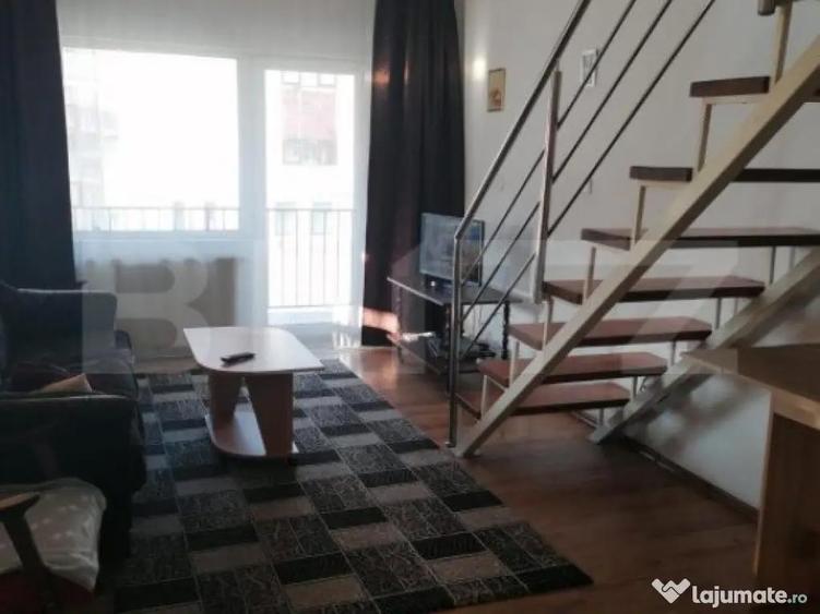 Apartament spatios de vanzare, 5 camere, 93 mp, zona Hotel D - 8