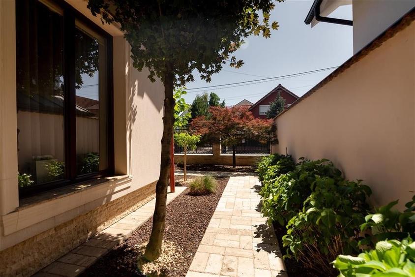 RECO Vila cu 5 camere str. Apateului- zona Nufarul - 32