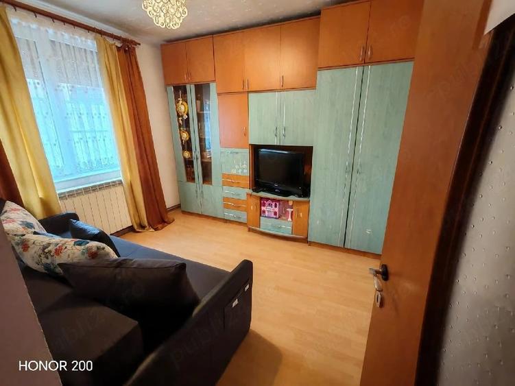 Apartament cu 3 camere decomandat în Uileacu de Criș