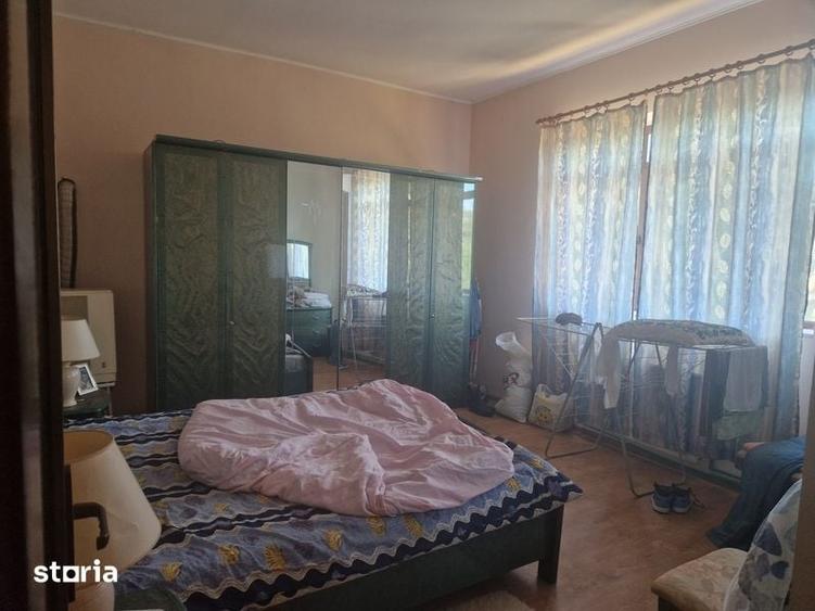 Casă cu 3 camere cu Teren 84 Mp în Poarta Albă