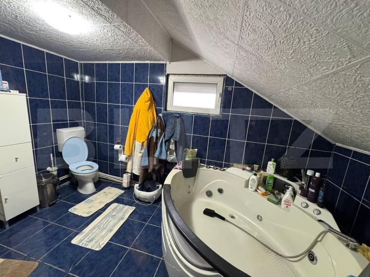 Casă individuală cu 5 camere cu Canalizare în Hunedoara