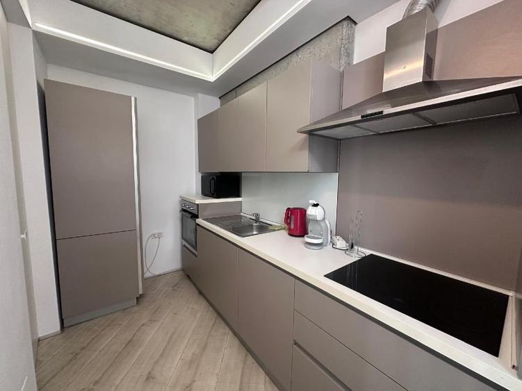 Apartament cu 2 camere semidecomandat, mobilat în Floreasca