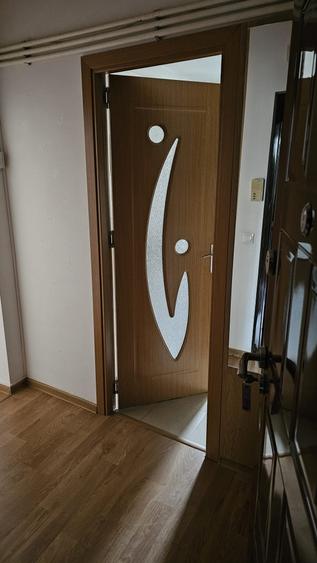 Apartament 2 camere, etaj 1/4, zona Podu Ros - 5