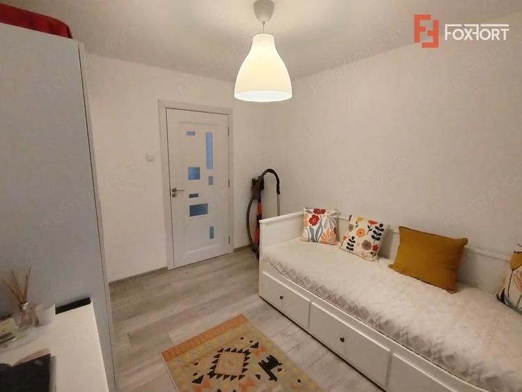 Apartament cu 3 camere decomandat în P-ța Doina