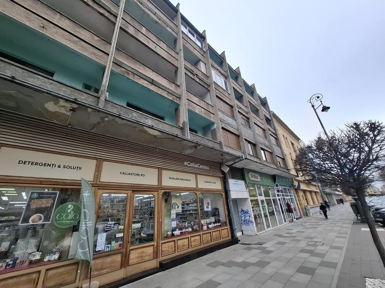 Apartament cu 2 camere decomandat în Central