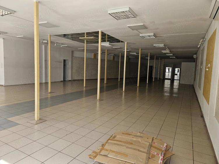 Spațiu comercial, de 320 mp, în Central