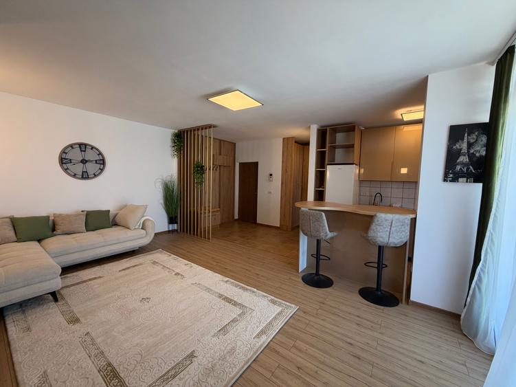 Apartament cu 2 camere semidecomandat în Aradului