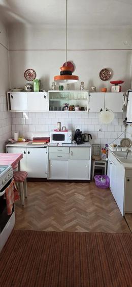 Casă cu 3 camere cu Teren 200 Mp în Central